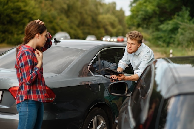 Two-car collision at Tennessee intersection involving vehicle with out-of-state license plates, representing interstate accident claims handled by Memphis car accident lawyers