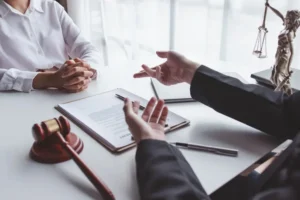 Memphis car accident lawyer consulting with client injured by out-of-state driver, providing legal guidance on Tennessee interstate collision claims"